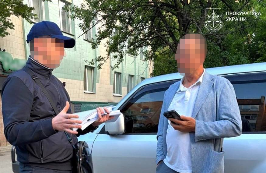 Податковий кредит на папері: директора підприєм...