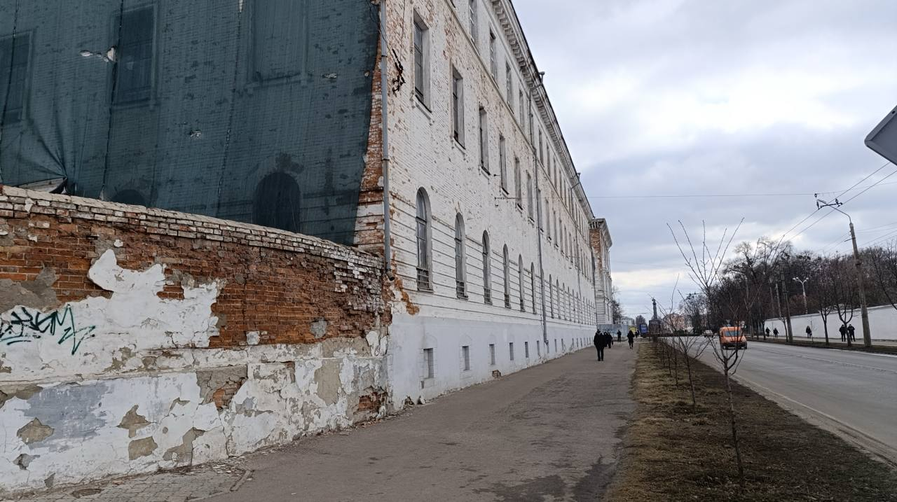 Корпус колишнього артучилища в Полтаві планують...