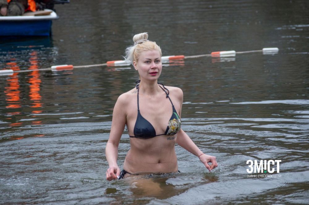 Полтавці занурилися у Ворсклу на Водохреще