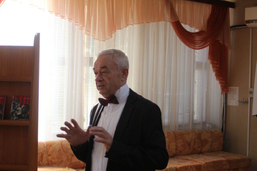 Краєзнавець презентував книгу про відомого оперного співака з Полтавщини
