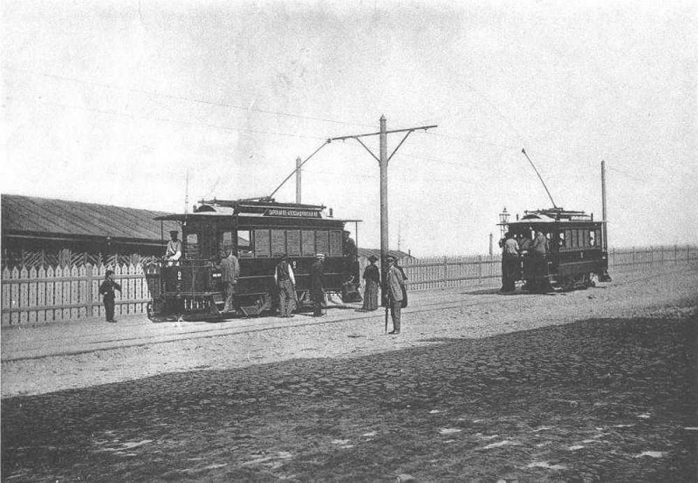 Трамвай у Києві на Олександрівському узвозі у 1892 році (Фото з музею електричного транспорту)