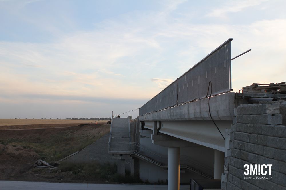 Міст поблизу Кобеляк