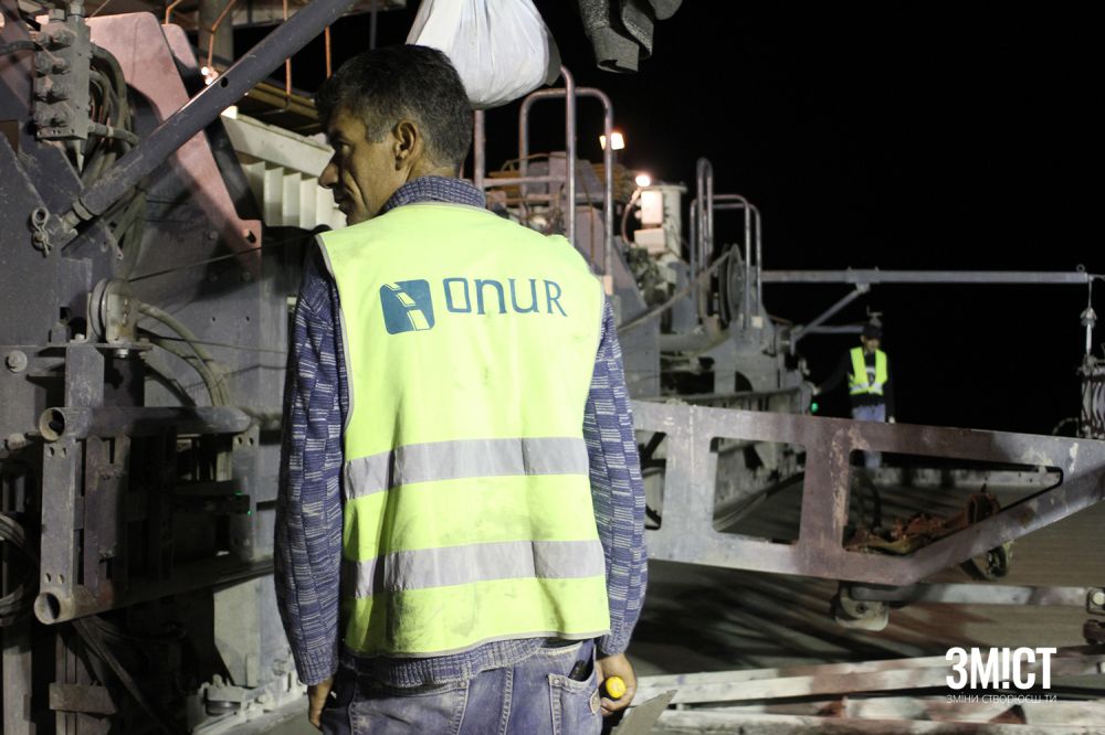 Щодня з'являється 700-800 метрів нової траси