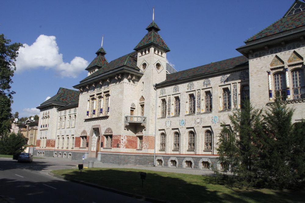 Краєзнавчий музей ззовні