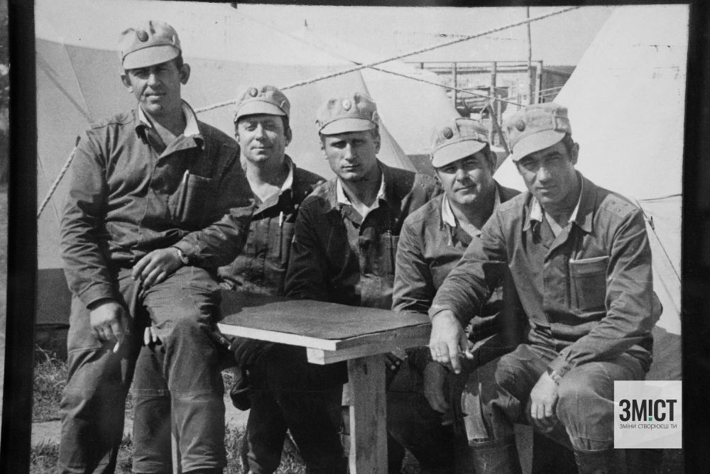 Микола Агєєв – один з учасників ліквідації аварії на ЧАЕС (по центру)