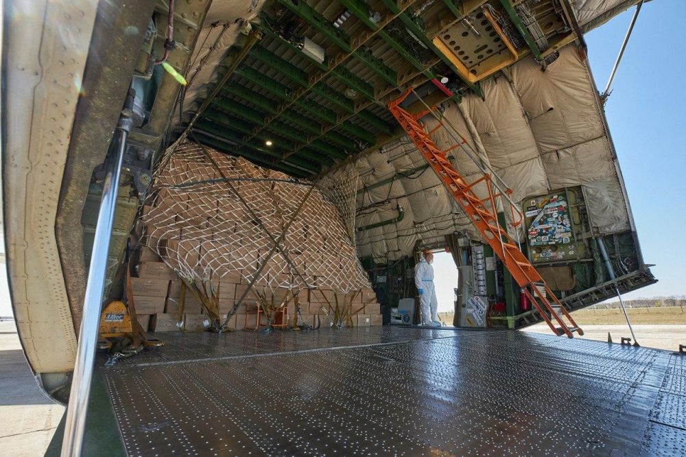 Вантаж з Китаю, що прибув 23 квітня (Фотоз тг-каналу президента Володимира Зеленського)