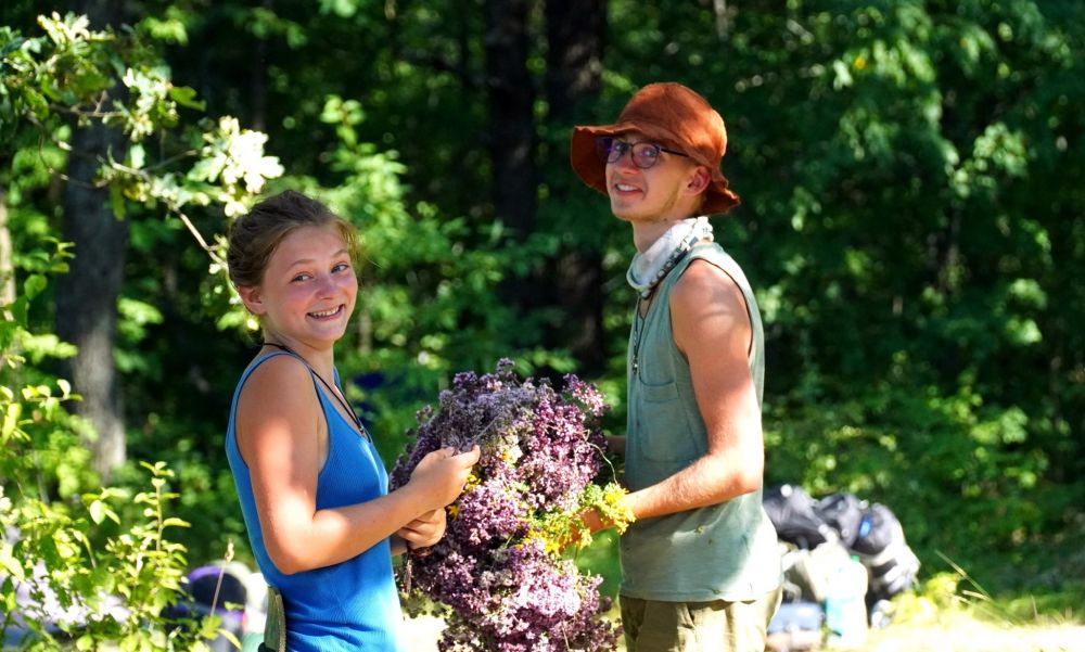 Учасниця та учасник археологічної експедиції (Фото з фб-сторінки заповідника)