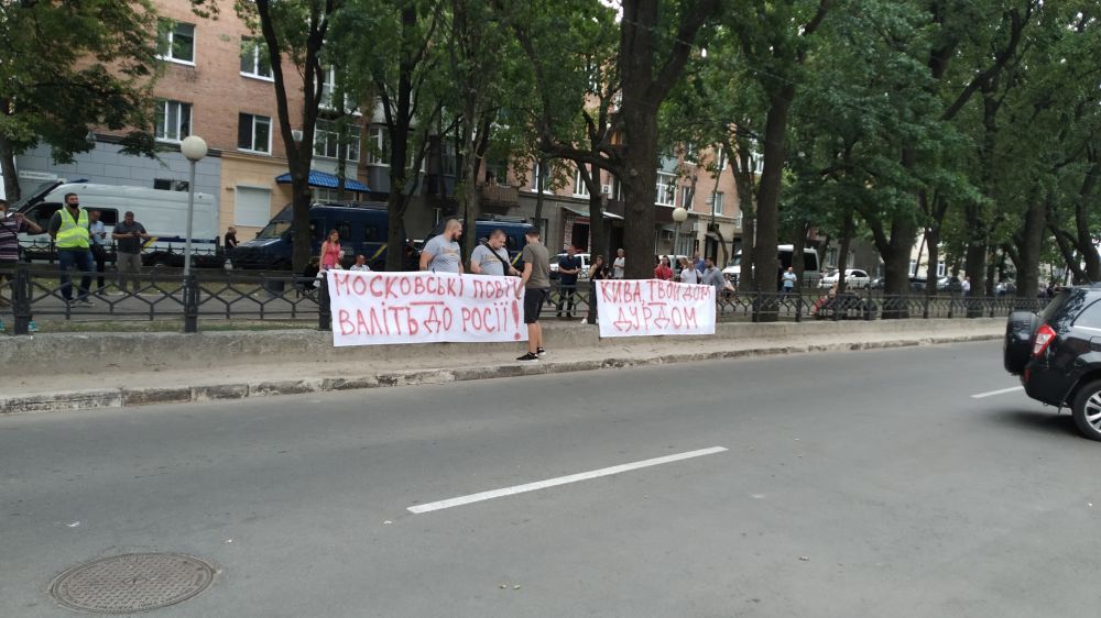 Нацкорпус у парку