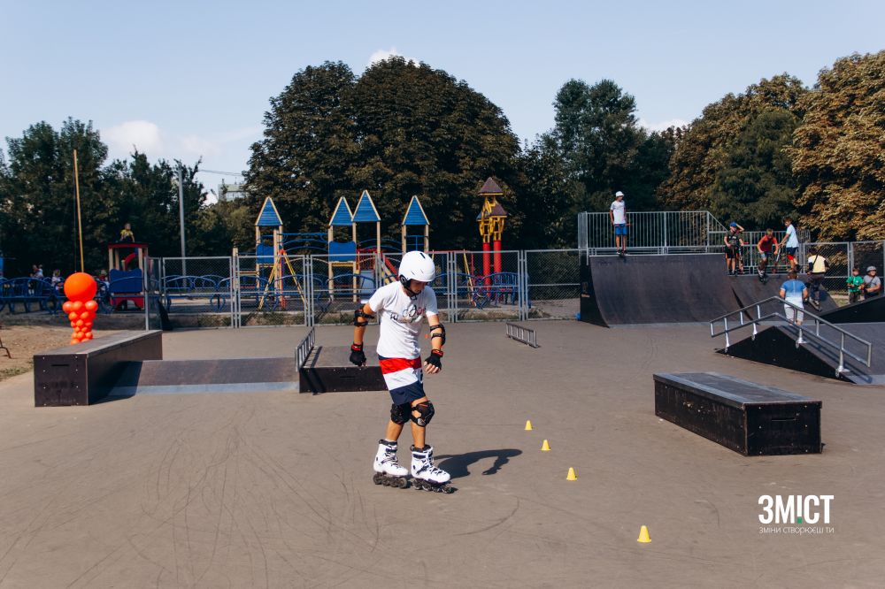 На території скейтпарку встановили 14 фігур для катання