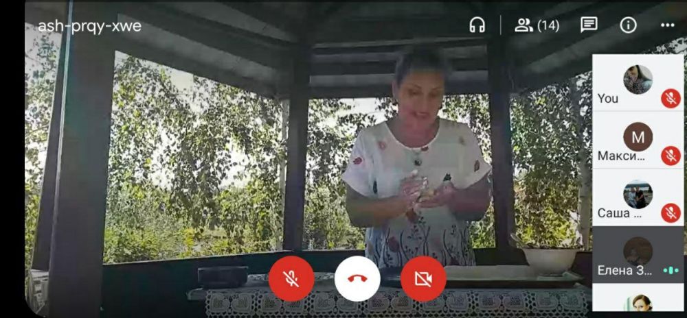 Олена Завора готує кнедлі (Скриншот з маратону)