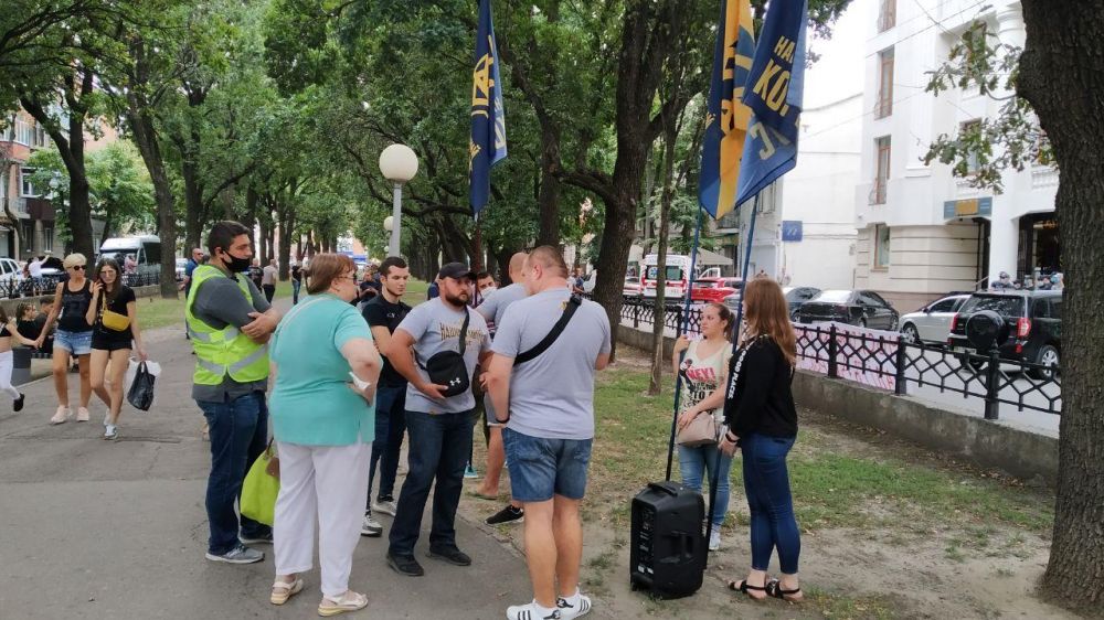 Анатолій Шиян і представники Нацкорпус