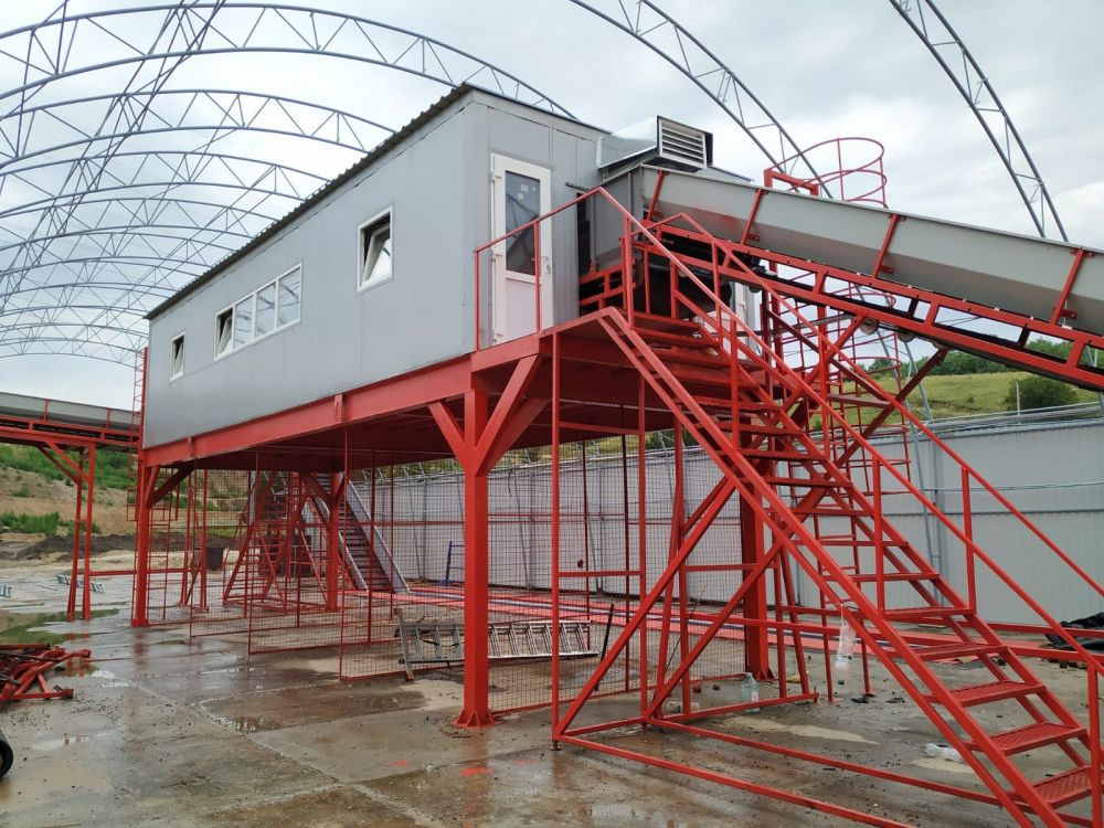 Сміттєсортувальна лінія полтавського виробництва 