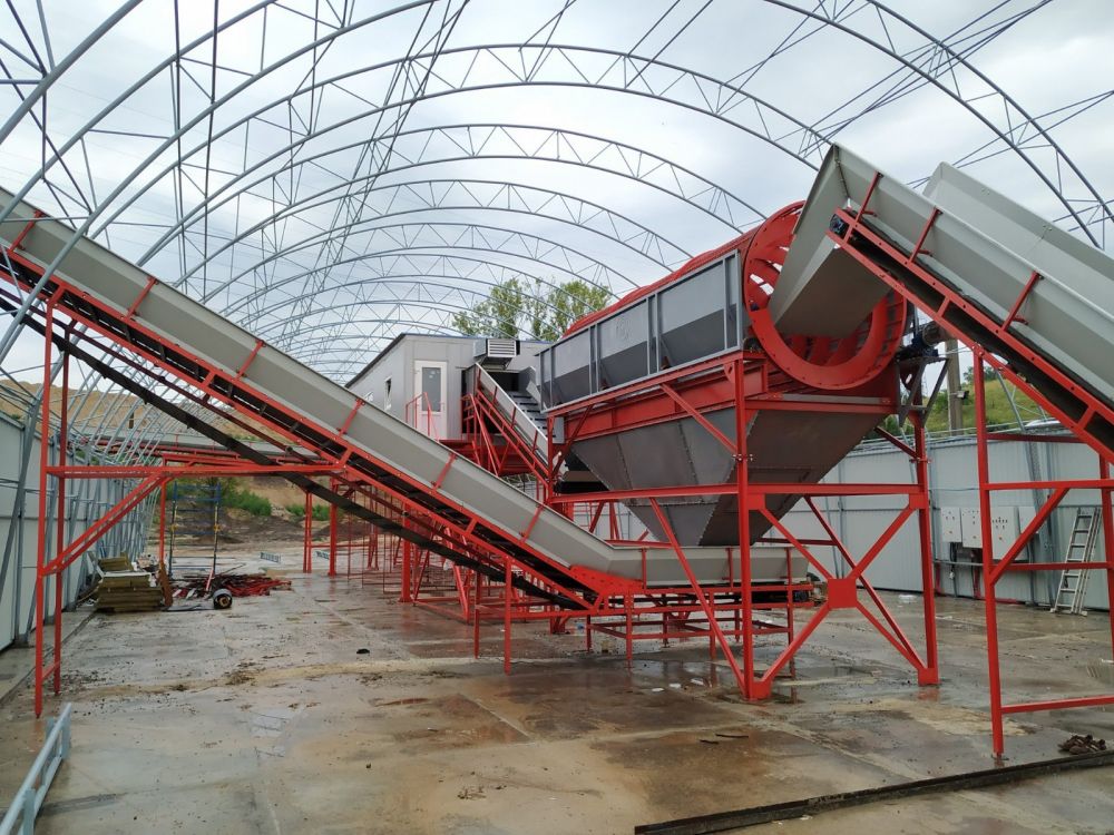 Сміттєсортувальна лінія полтавського виробництва 