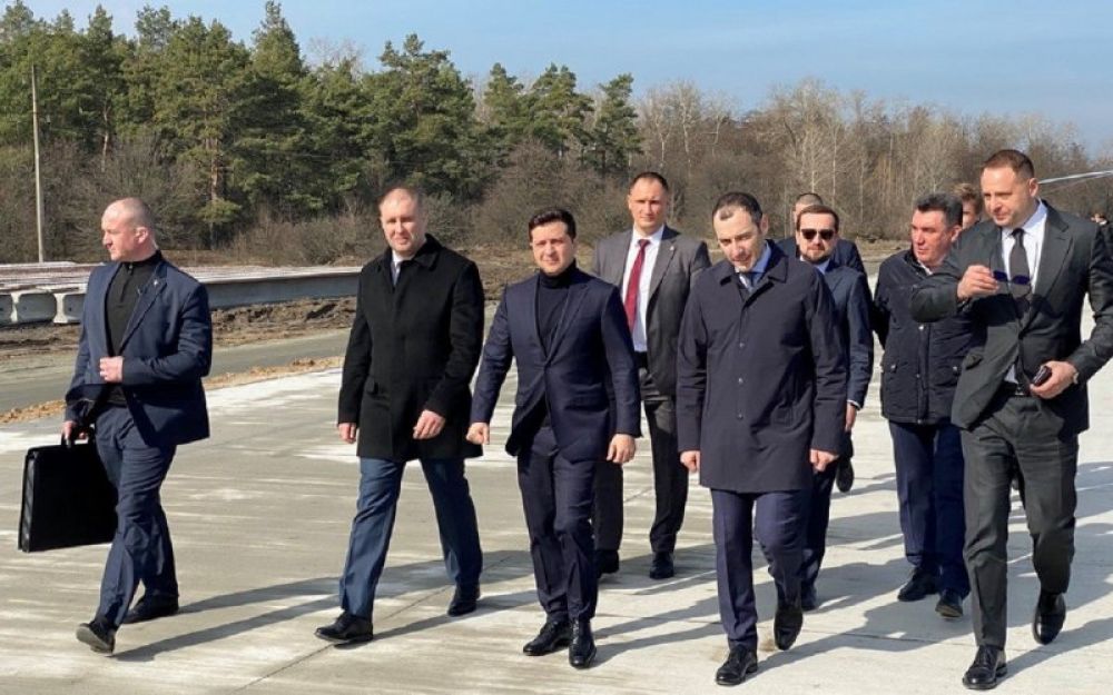 Зеленський інспектує автотрасу