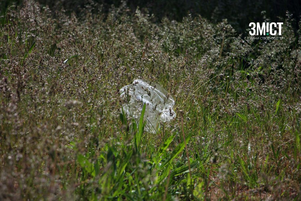 Не викидайте використані маски та рукавички у смітник чи під ноги