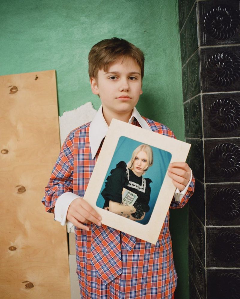 Менший брат моделі Микита