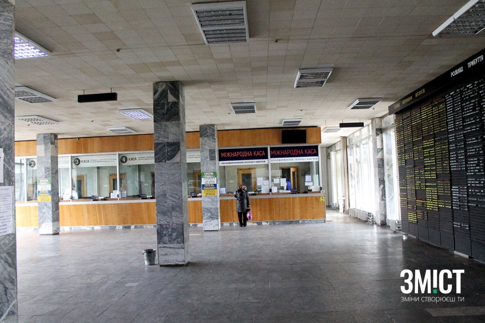 Поступово відновлюють роботу міжнародні рейси