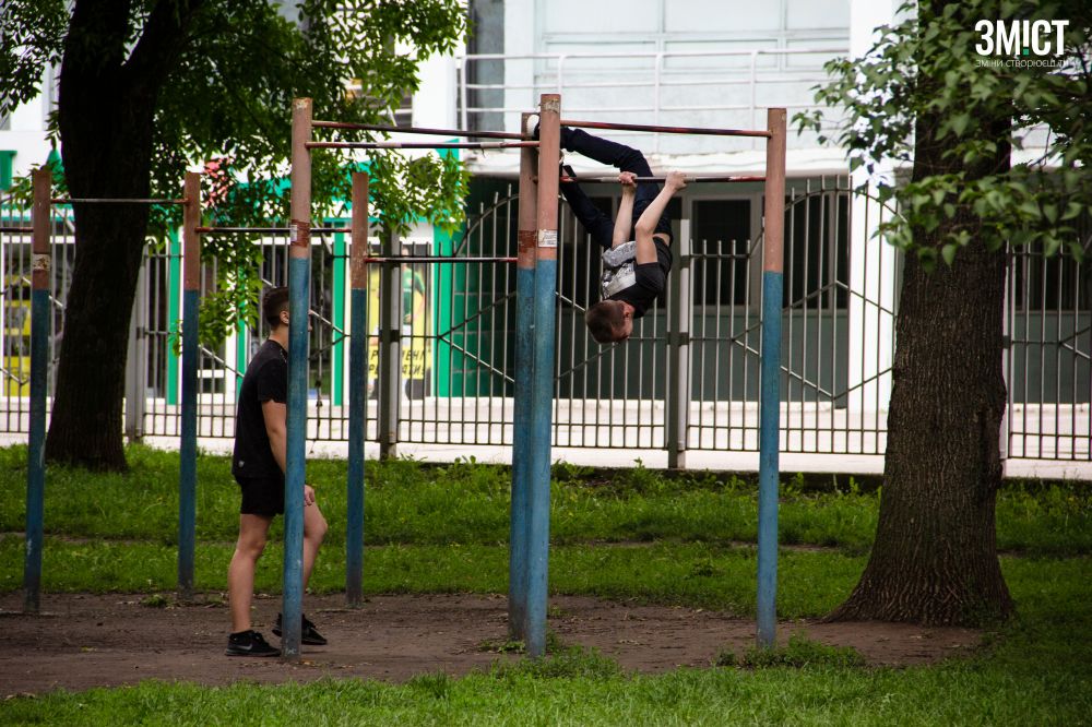Місто поступово повертається до звичного режиму