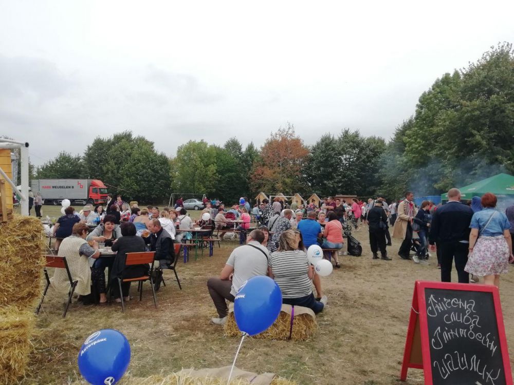Під Полтавою триває «сливовий» фестиваль