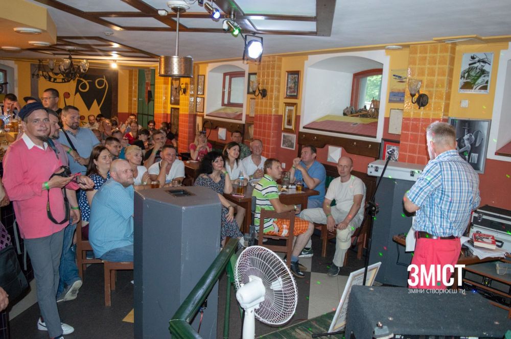 «I am not Russia»: Антін Мухарський презентував антифеміністичний роман у Полтаві