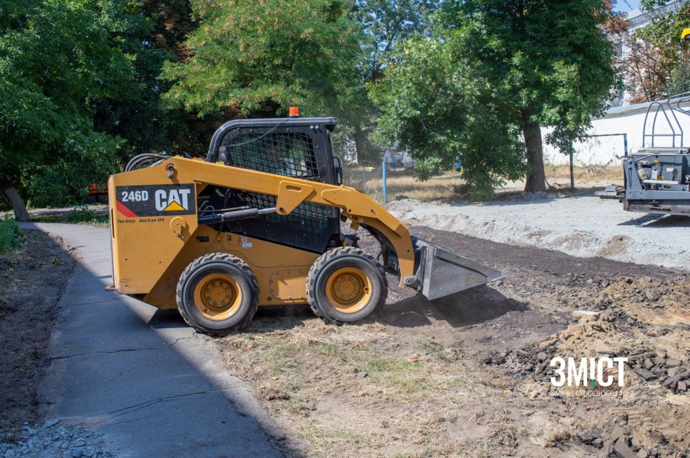 Триває будівництво
