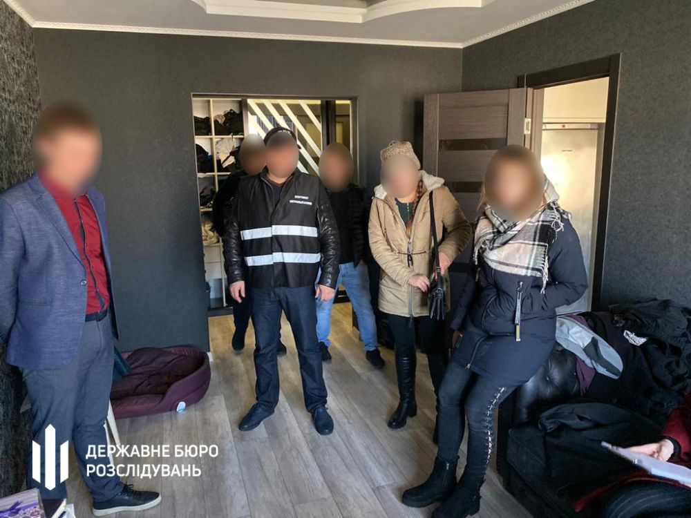 ДБР провело обшуки