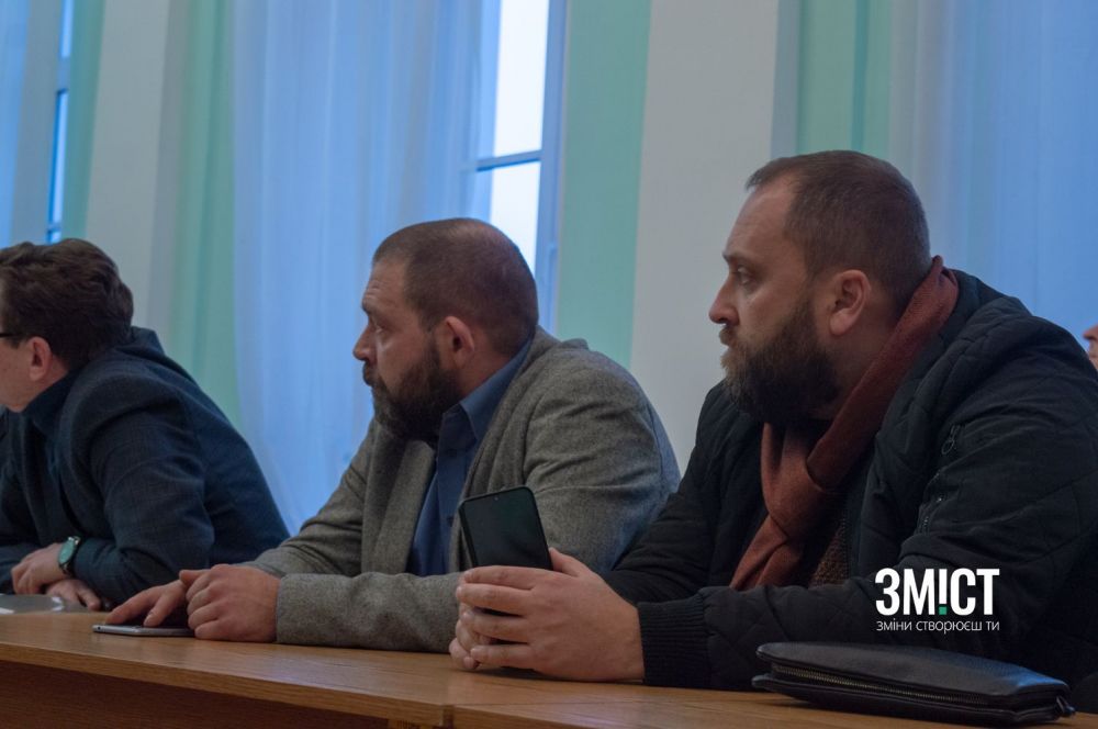 Анатолій Білецький (ліворуч)