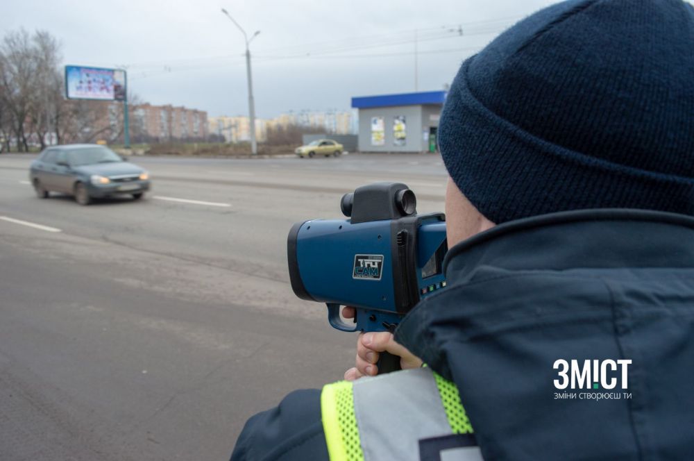 Полтавські поліцейські фіксують порушення швидкісного режиму