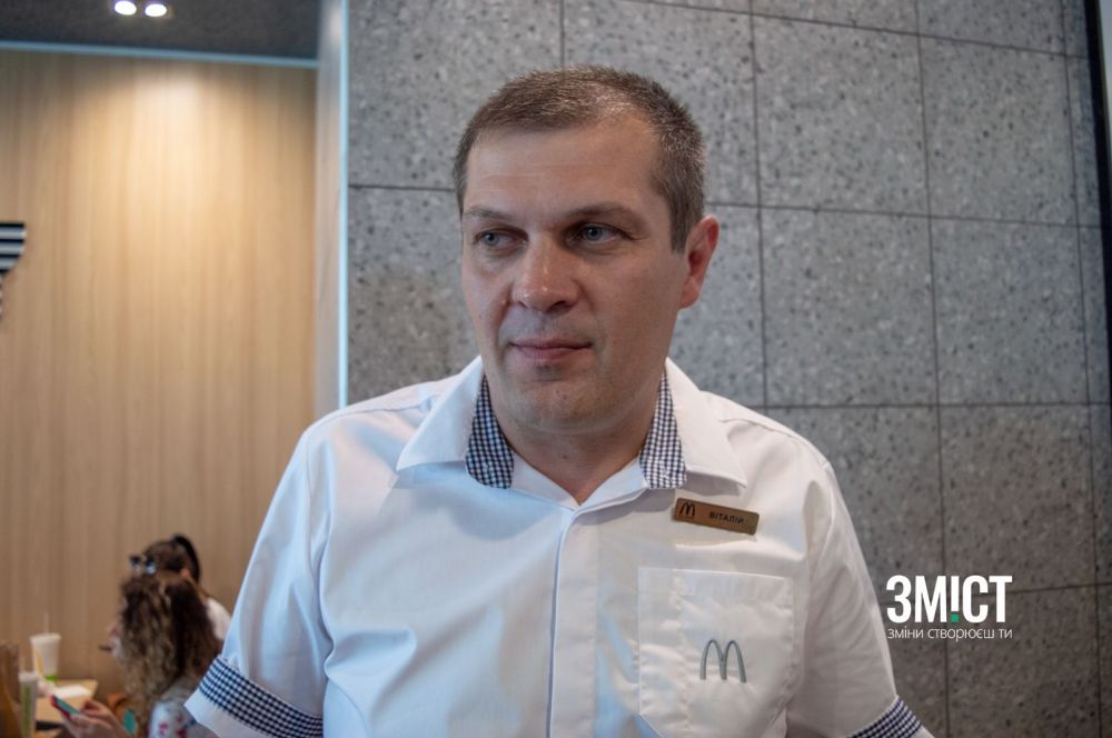 Директор закладу Віталій