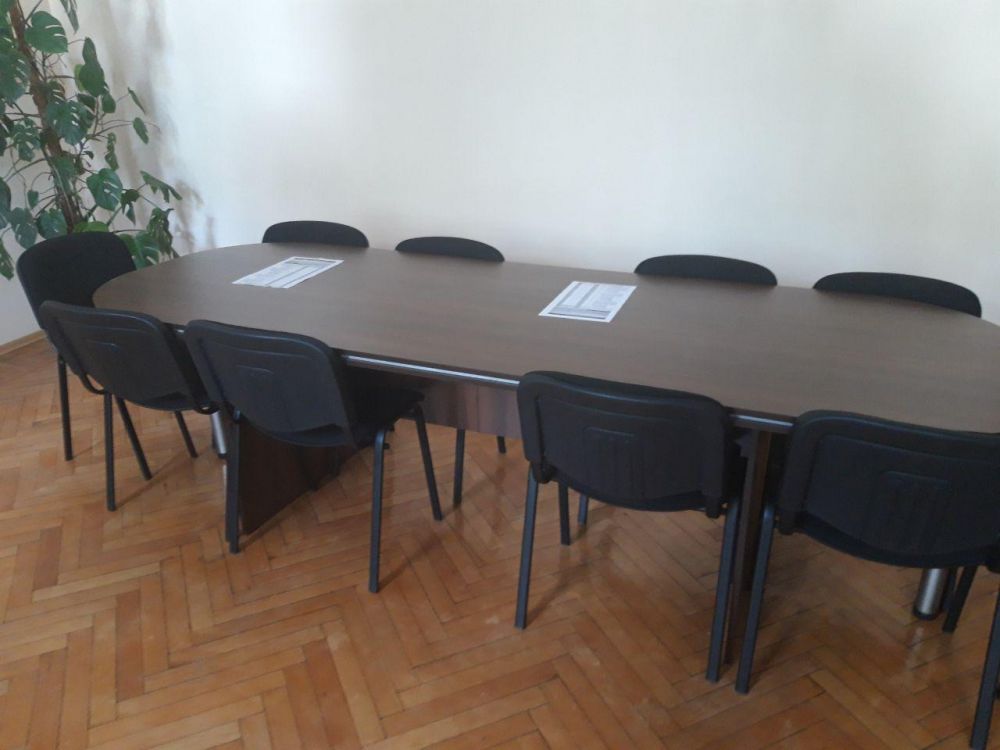 За словами Сергія Рекотова, у кабінеті заступника мера при минулій владі Олександра Мамая вирішували, хто буде начальниками управління. Без конкурсів