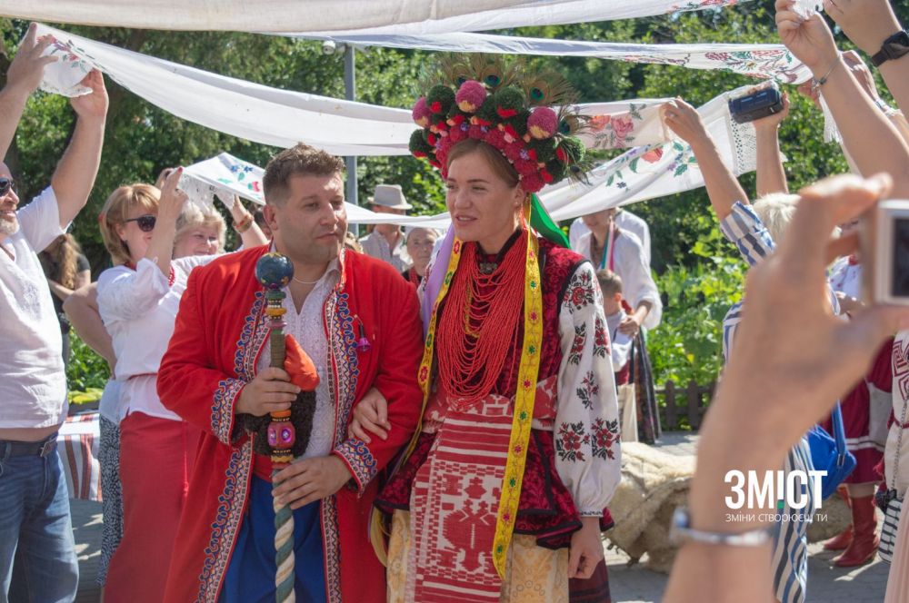 У садибі Котляревського відіграли весілля з минулого