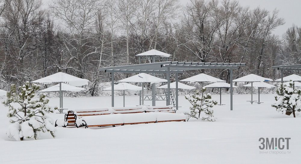 Взимку лавочки були