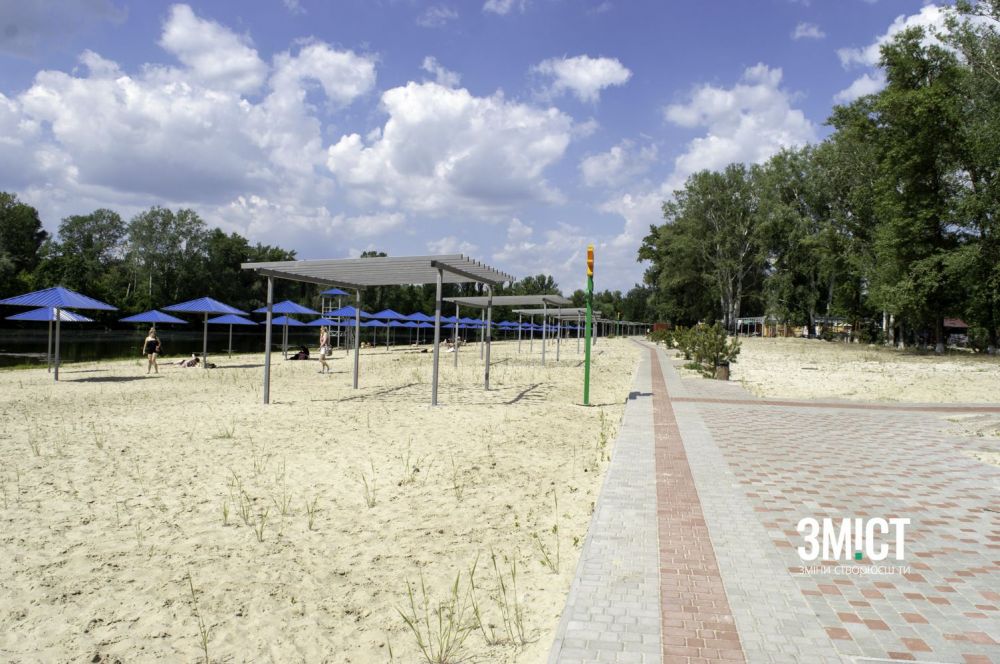 У червні лавочок немає