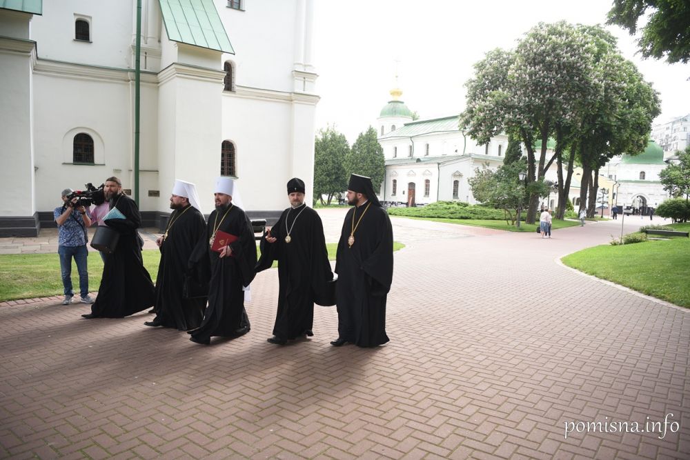 На черговому засіданні Священного Синоду архієпископи висловили підтримку Єпіфанію (Джерело – www.pomisna.info)