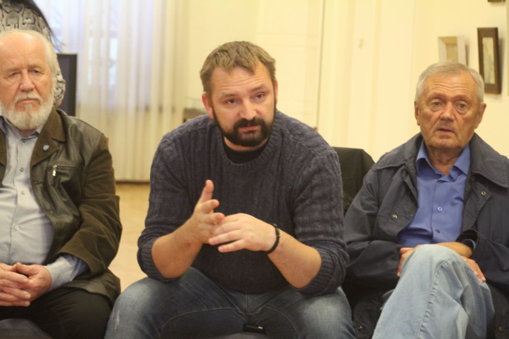 Робоча нарада обговорює місцерозташування каменю