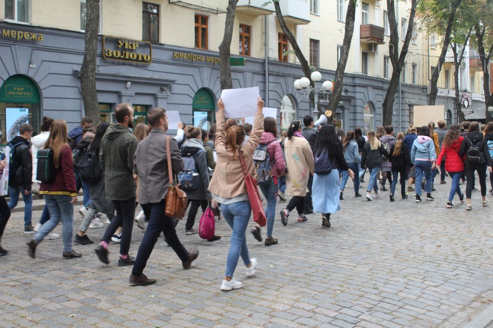 У Полтаві пройшлися з вимогою врятувати планету від екокатастрофи