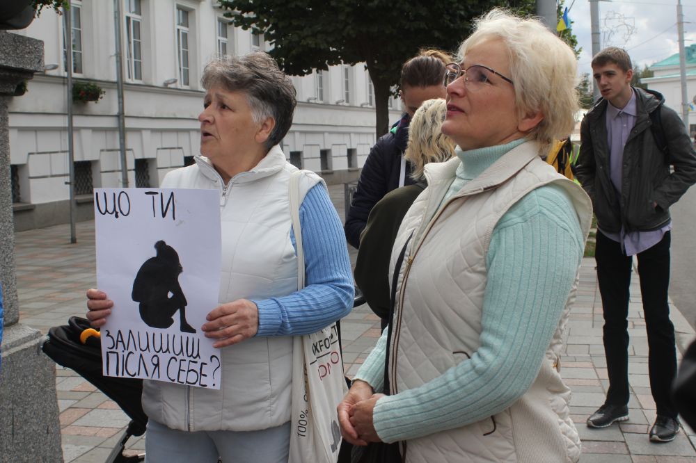 У Полтаві пройшлися з вимогою врятувати планету від екокатастрофи