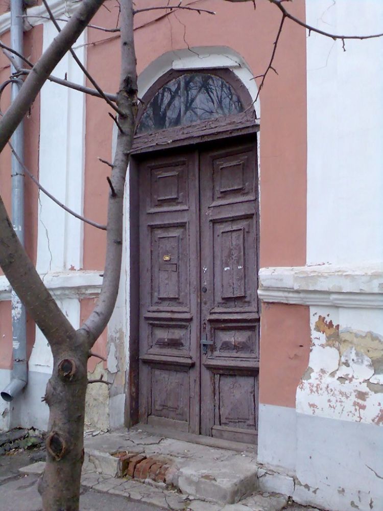 Цікаві двері (Фото Олени Никифоренко)