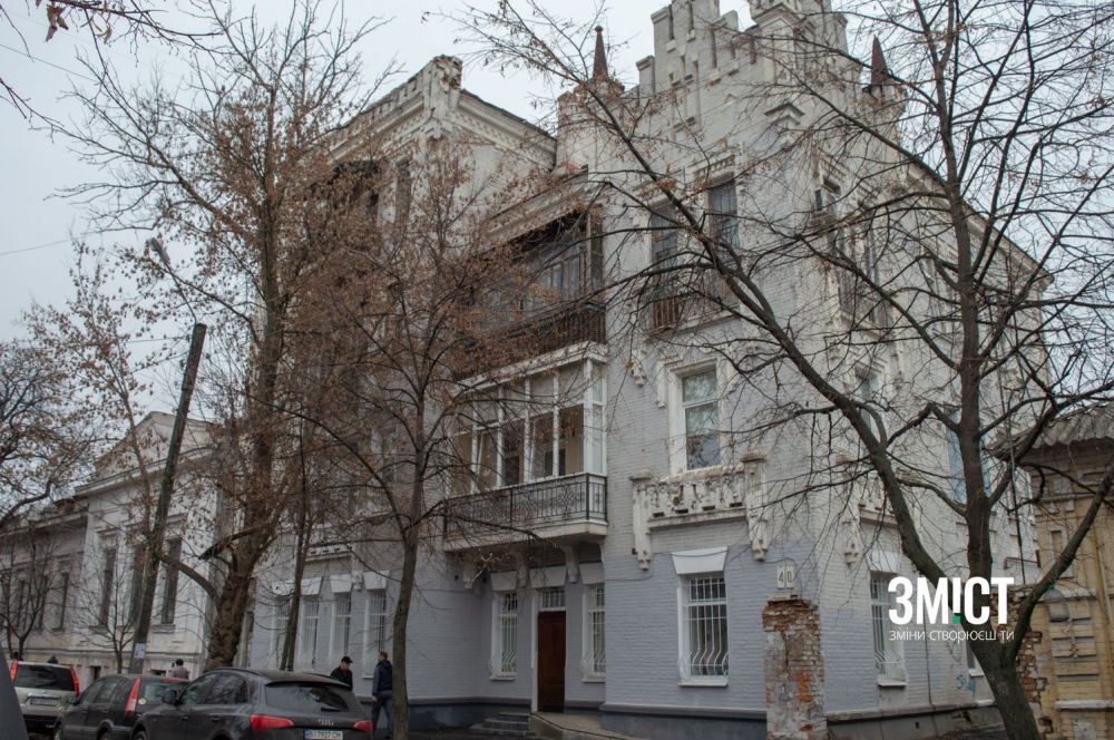 Прибутковий будинок Перцовича (будинок з воронами, замок Річарда)