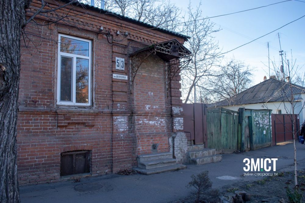 Старовинні та цікаві двері у Полтаві