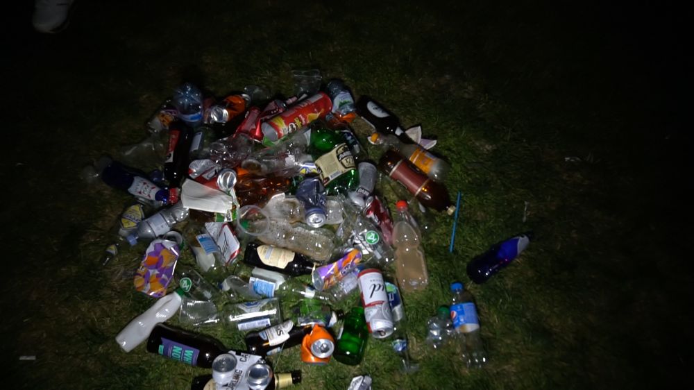 Купи сміття на стадіоні