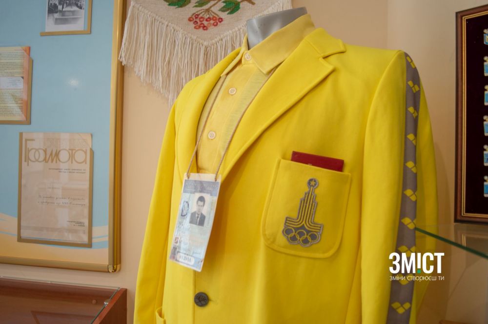 У музеї багато експонатів, які справляють враження на відвідувачів