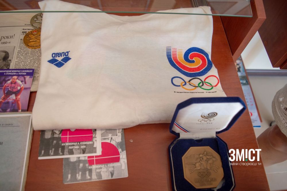 У музеї багато експонатів, які справляють враження на відвідувачів