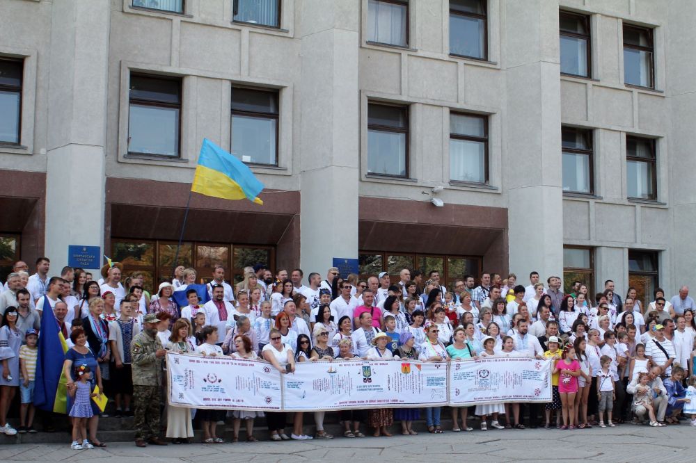 Полтавці утворили «Живий тризуб»