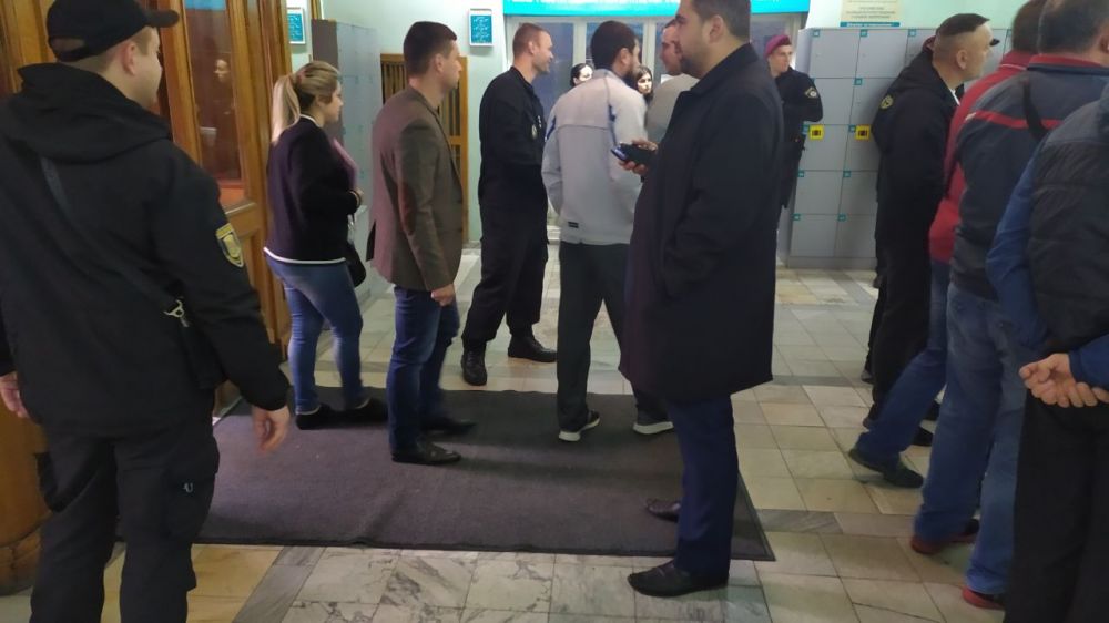 Сесія Полтавської міськради розпочалася з протесту підприємців