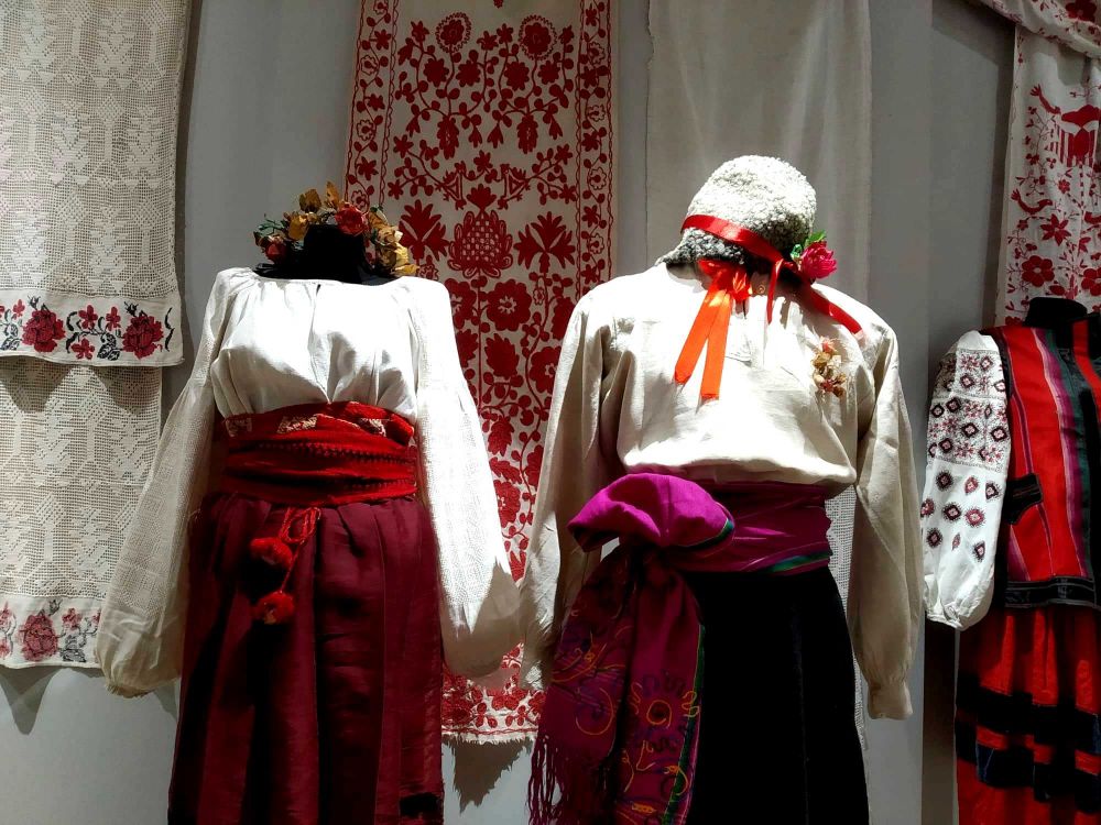 Колекція одягу та рушників в Івано-Франківську