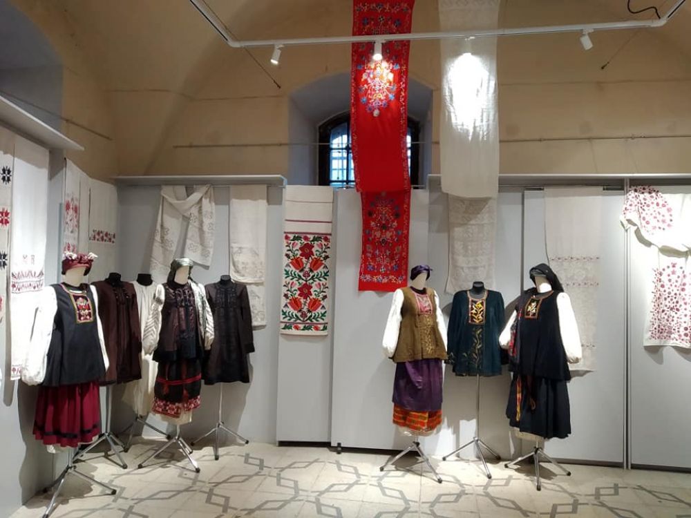 Колекція одягу та рушників в Івано-Франківську