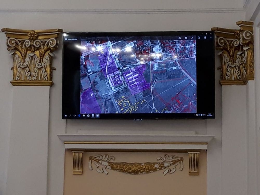 Накладені карти та дані аерофотозйомки