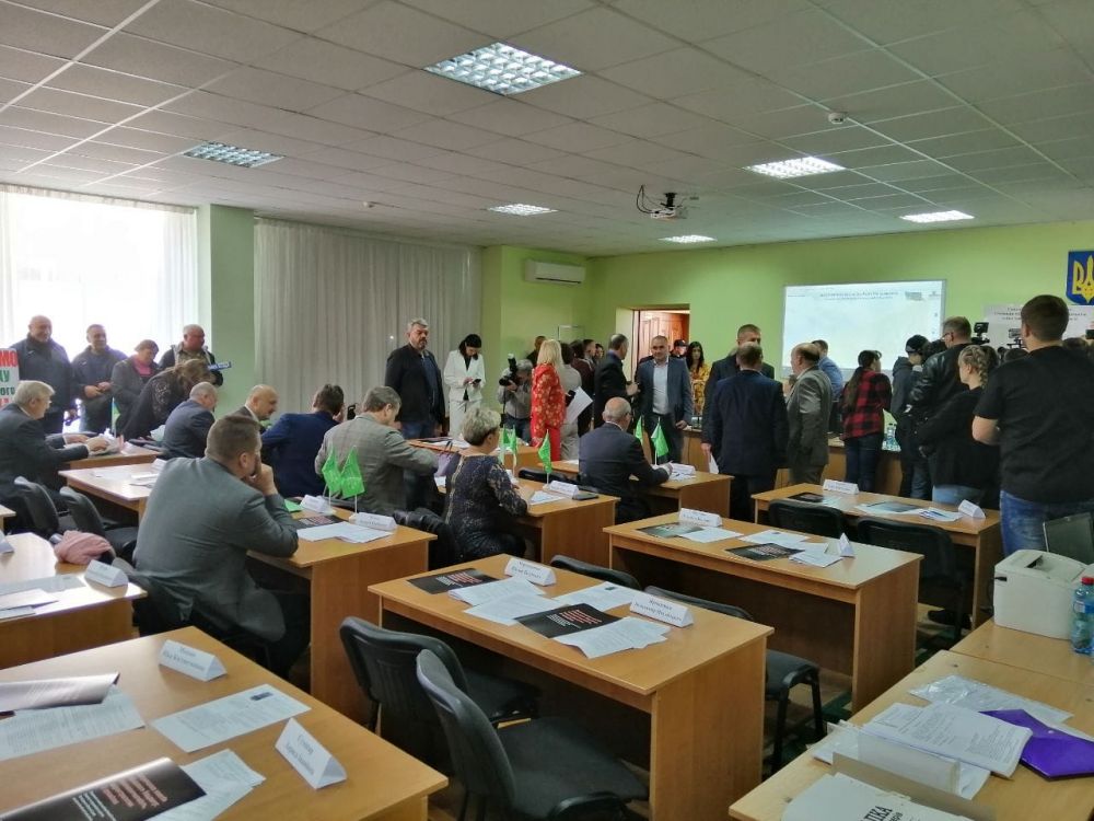 Сесію Полтавської облради зірвали опозиційні депутати (фото - ОКІА Новини Полтавщини)