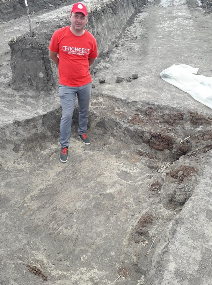 Ігор Корост у Більському городищі (Джерело – фейсбук-сторінка Ігора Короста)